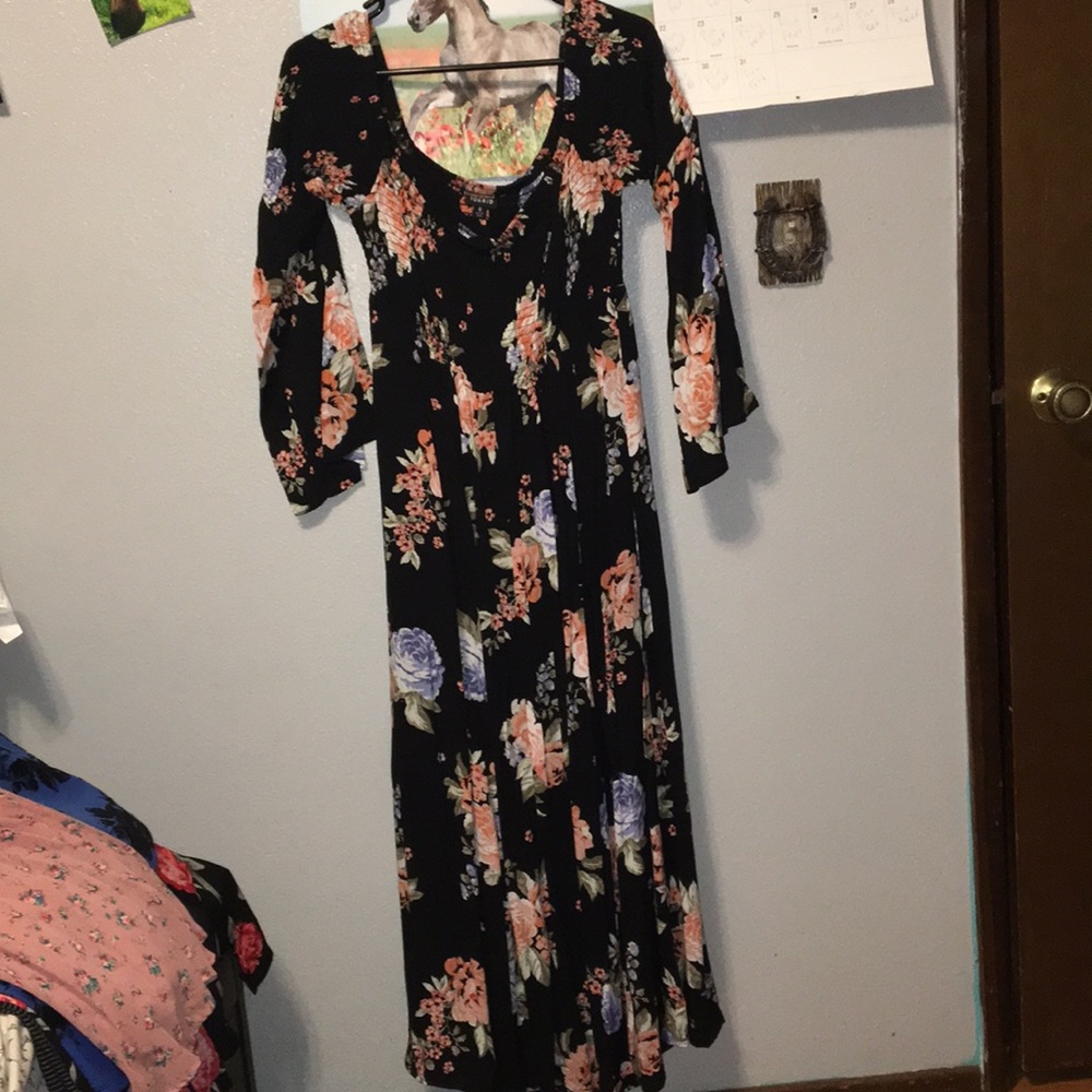 Off shoulder long dress.